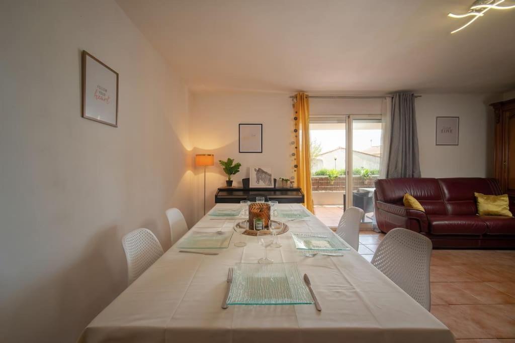 Appartement Tout Equipe Terrasse Et Parking Prive Marseilles Buitenkant foto