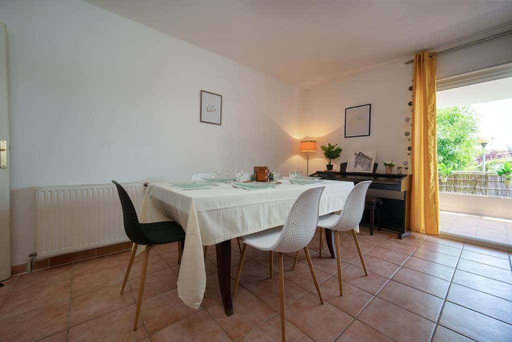 Appartement Tout Equipe Terrasse Et Parking Prive Marseilles Buitenkant foto